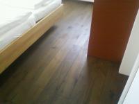 Parkettboden in Hotelzimmer 