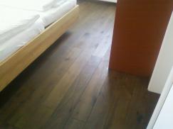Parkettboden in Hotelzimmer 